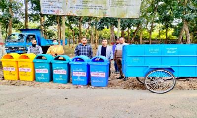 শ্রীমঙ্গলে পৌরসভার উদ্যোগে ডাস্টবিন ও ভ্যান গাড়ি বিতরণ